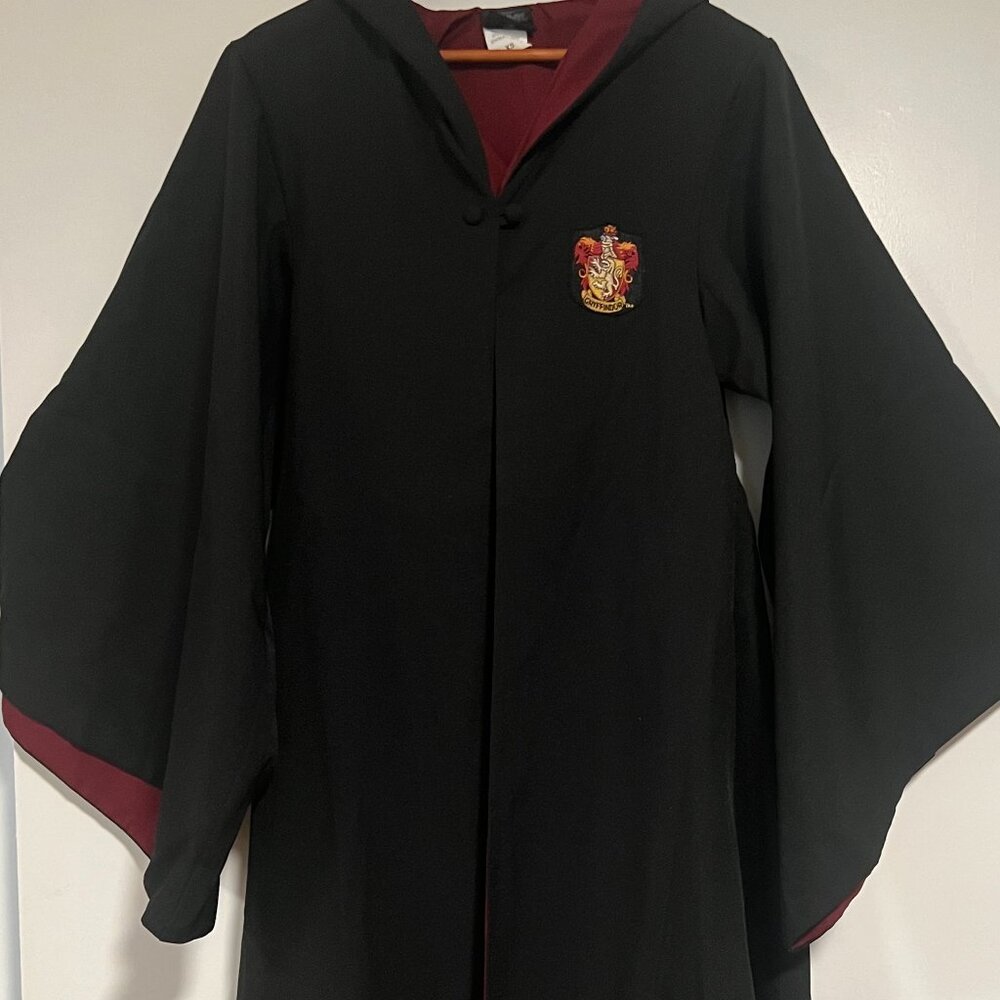 Gryffindor Robe - Picture 3 of 5